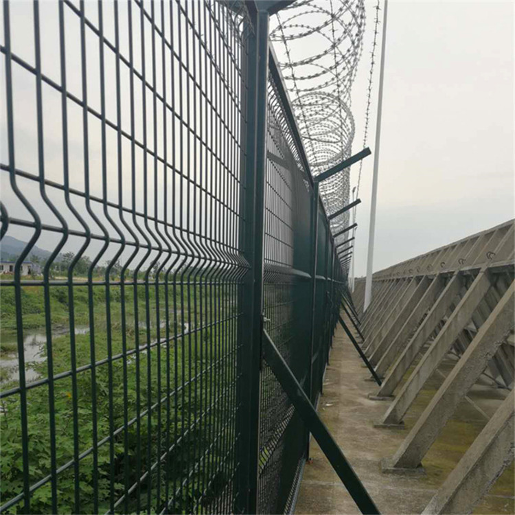  鋼筋網圍界圖片2