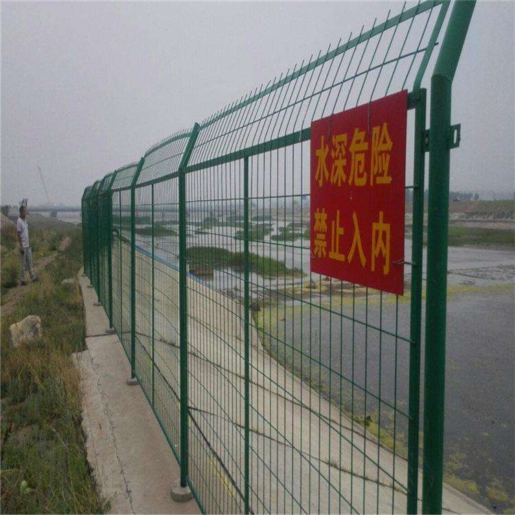 圍墻鐵絲網(wǎng)護欄圖片1